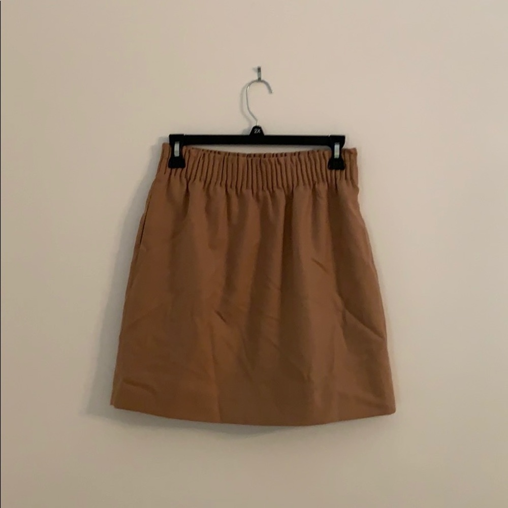 brown skirt